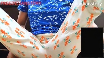Desi Sister'S Video Call With Indian Pussy