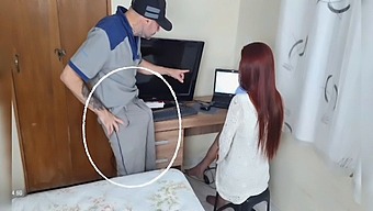 Amateur Housewife Enlists Tech Support For Computer Issues